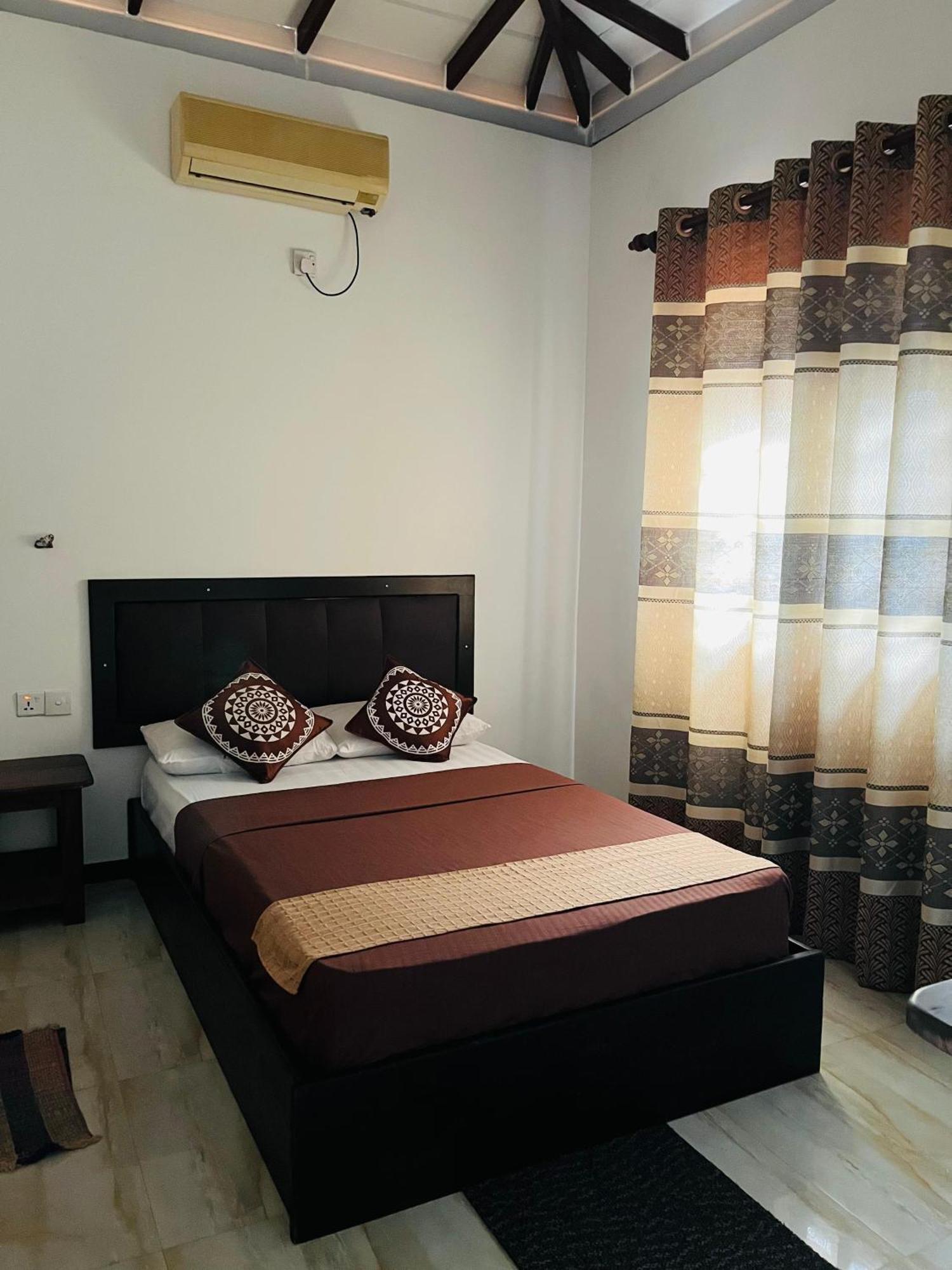 Tropical Vibes - Kathaluwa Apartment Ahangama Bagian luar foto